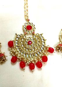 Big Size Kundan Maangtika With Earrings