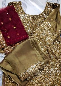 Golden glow, festive vibe—straight kurta set✨