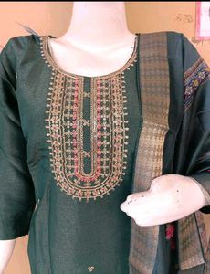 Elegant Green Embroidered Kurta Set