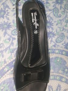 Ladies Shoe 👞