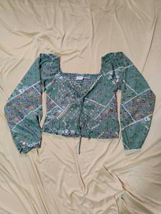 Stretchable Floral Tie-Front Crop Top