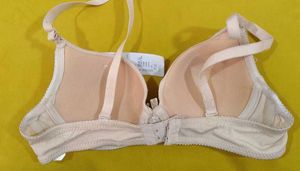 905 -- sample bra with tag
