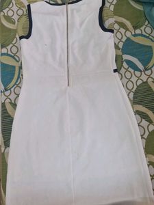 Chic White Sleeveless Dress