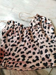 Chic Leopard Print Camisole Top