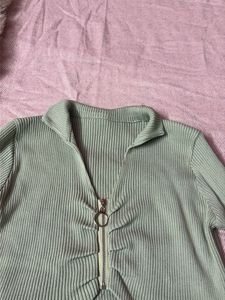Cropped Ribbed Zipper Top