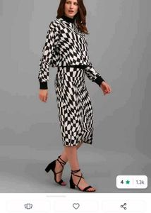 CoOrd Set of Checkerboard Print Mock Neck Top