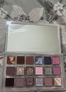 Huda Beauty Rose Quartz Palette