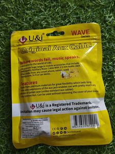 U&amp;i Wave Series 3.5mm Aux Cable white