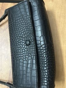 Chic Black Croc Embossed Clutch