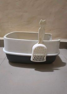 Enclosed Cat Litter Box