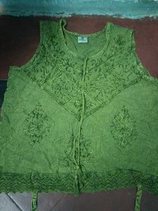 Green Embroidered Sleeveless Kurta
