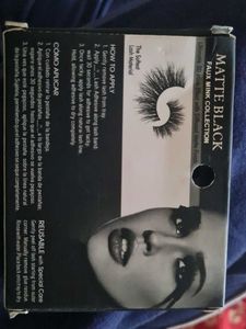 Women Long Eye lashes
