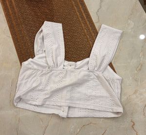 Chic White Broderie Anglaise Crop Top