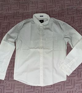American Eagle Button-Down Shirt