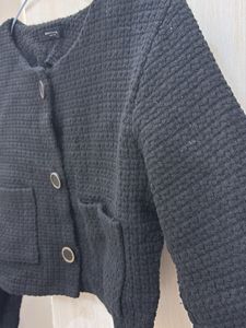Chic Black Cropped Jacket