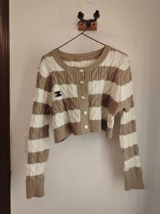 Beige &amp; White Korean/Y2K Cropped Wool Sweater 🤎🤍