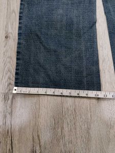 Ma5889 Levy bootcut jeans waist 30 inches