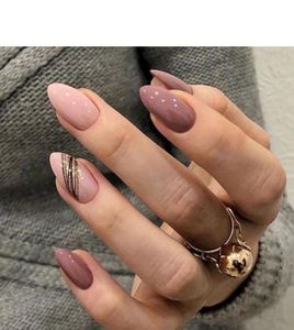 Chic Almond Nail Set
