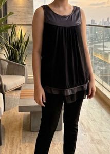 Chic Black Sleeveless Top