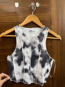 Trendy Black White Ribbed Cropped Top