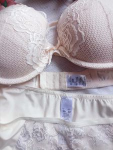 Comfortable &amp; Stylish Lace paded  Bra and Panty Se
