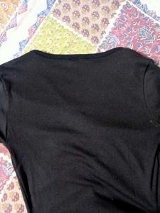 Black Ruched V-Neck Cropped Top🖤