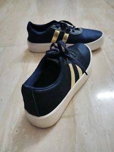 Stylish Blue &amp; Gold Striped Sneakers 👟