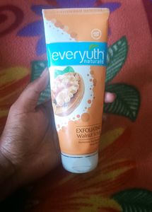 Everyuth Naturals Face Scrub