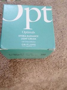 Hydra Radiance Light Cream