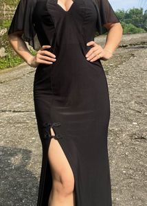 Elegant Black Evening Gown with High Slit