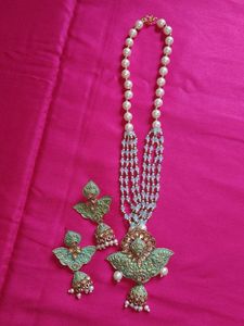 Exquisite Pearl Necklace & Earrings Set