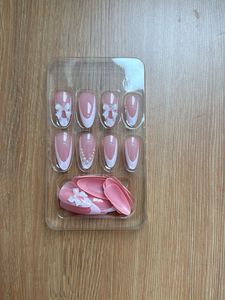 Chic Bow & Pearl Press-On Nails