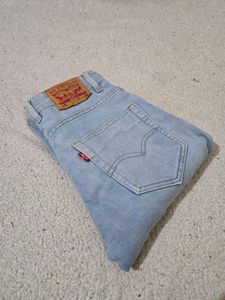 Light Wash Straight Fit Jeans
