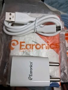 EARONICS 2.4 CHARGER + WITH DATACABLE