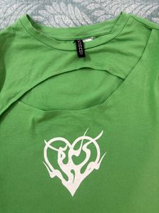 H&amp;M Green Cutout Heart Graphic T-Shirt