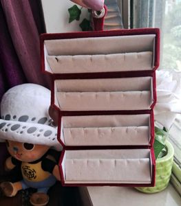 Elegant Red Earrings Box Organizer