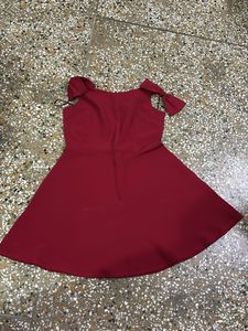 Chic Red Cold Shoulder Dress