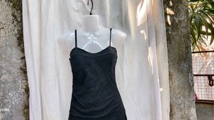 I. Black Ruched Spaghetti Strap Dress