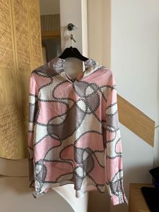 Chain Print Long Sleeve Top