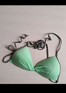 Combo of two bras one top🎀