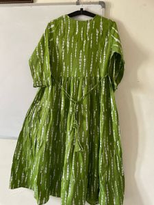 🏷️Green Tiered Embroidered Kurta