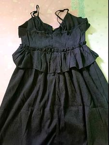 Chic Black Ruffled Maxi Dress