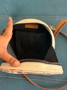 British/London/UK Themed Round Crossbody Bag
