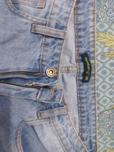 Distressed Wide Leg Jeans