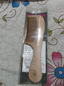 Vega Wooden Comb