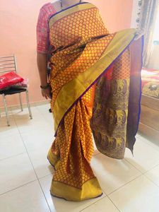 modak print red paithani