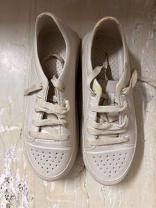 Cream Casual Sneakers