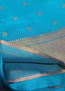 🆕️ Paithani Saree with Golden Floral Buttas