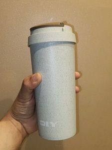 Coffee Mug with Flip Lid – Leak Resistant Cup