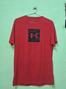 Under Armour Red T-Shirt